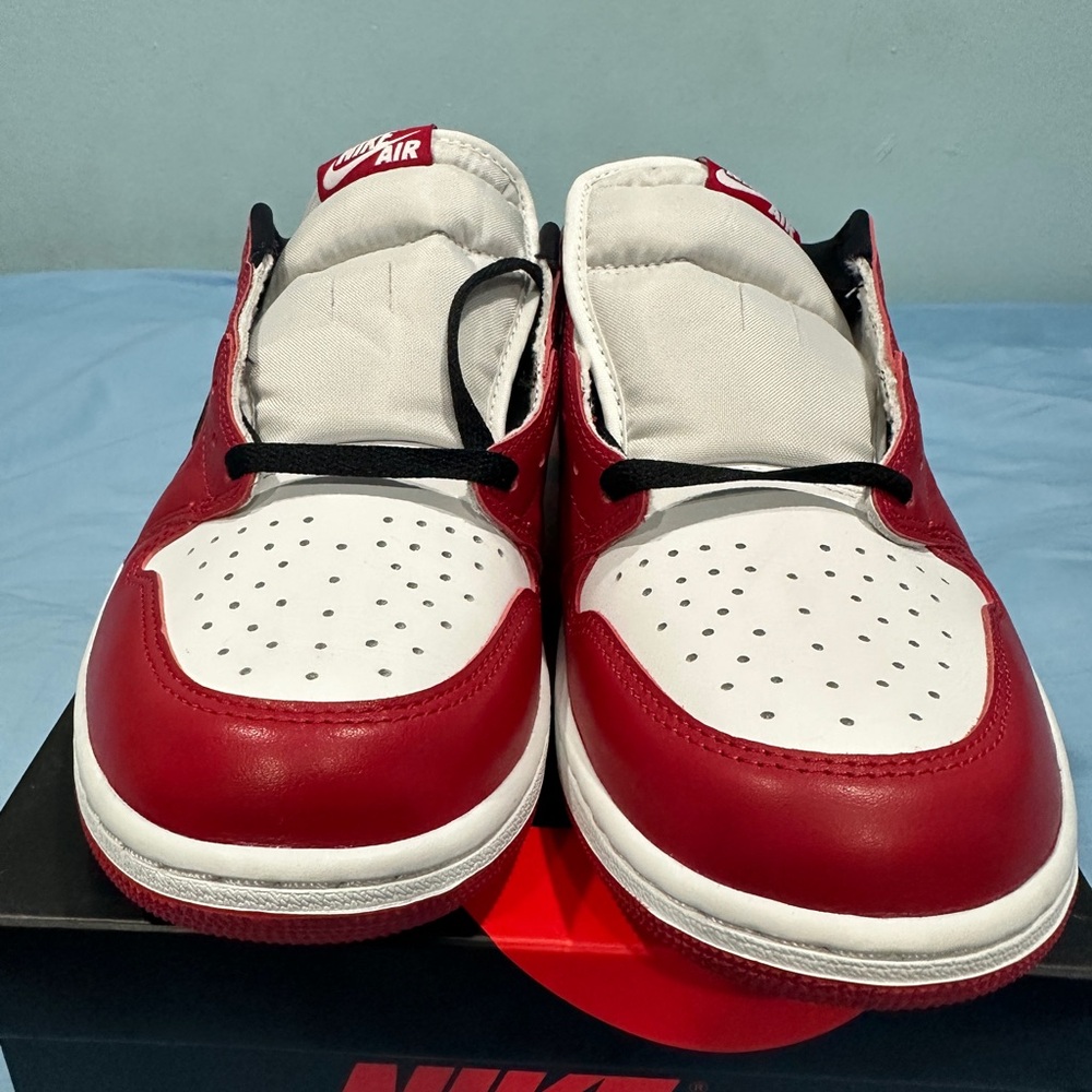 Size 10.5 Men 12 Wmn Nike Air Jordan Retro 1 Low OG Chicago 2025 HQ6998-600 - Picture 5 of 11